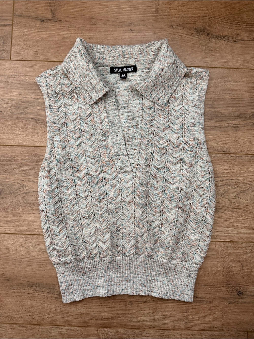Steve Madden Sleeveless Collared Knit Tank in Heathered Cream with Pastel Flecks